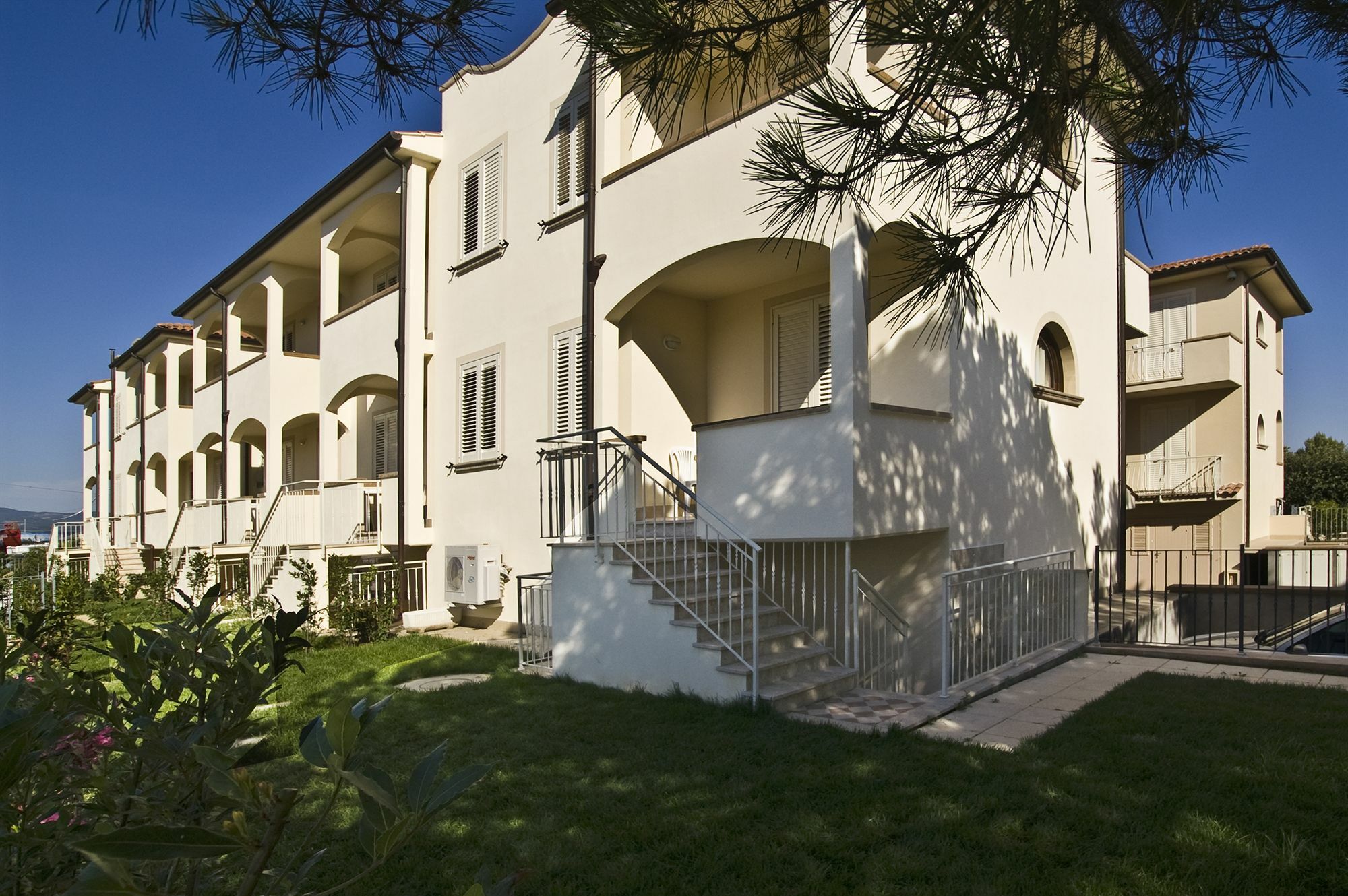Apartahotel Tina Vada