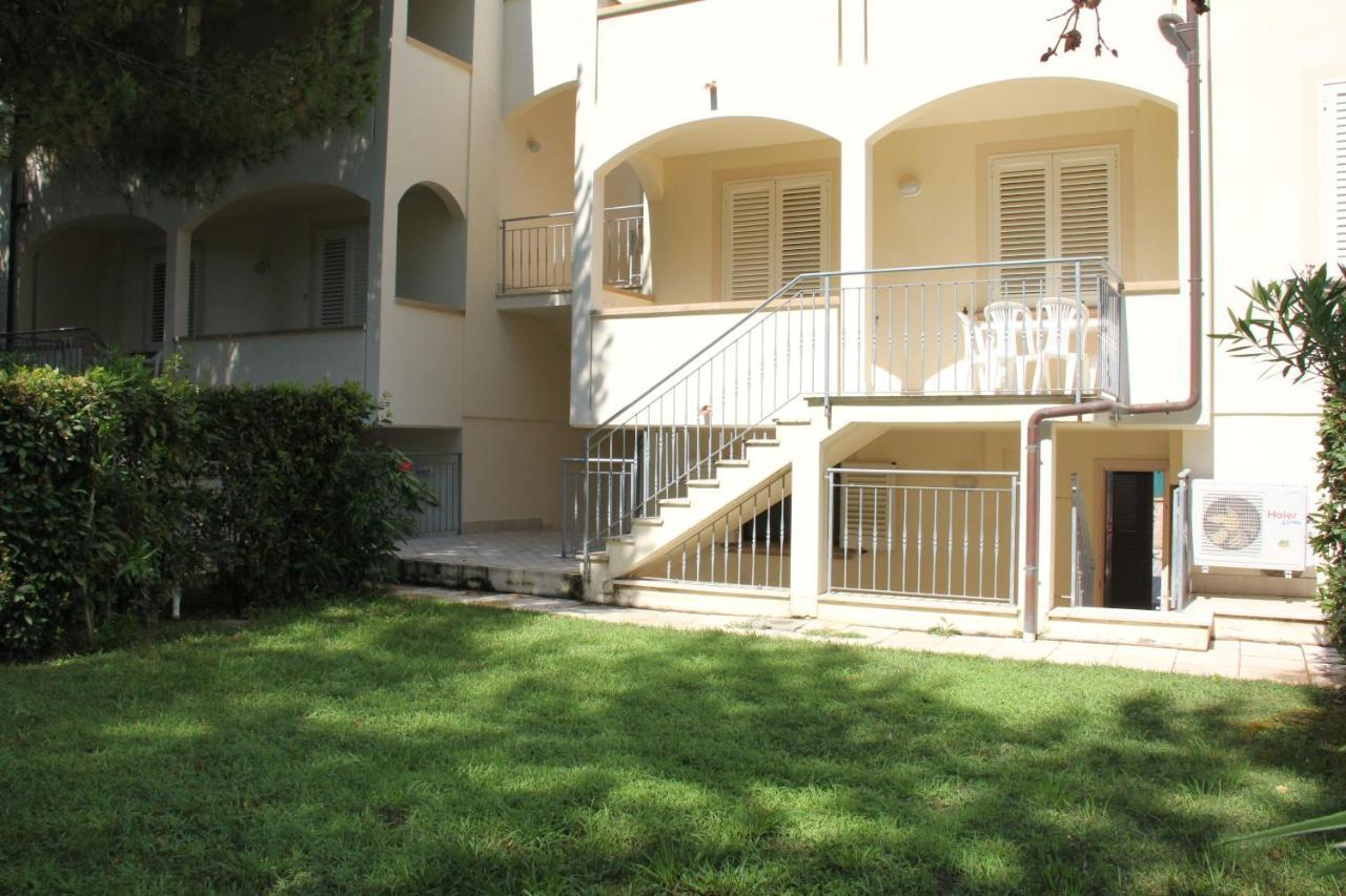 Aparthotel Tina 3*